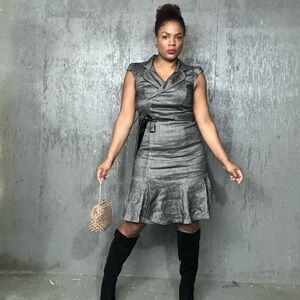 - Le Chateau Linen Midi Dress, M